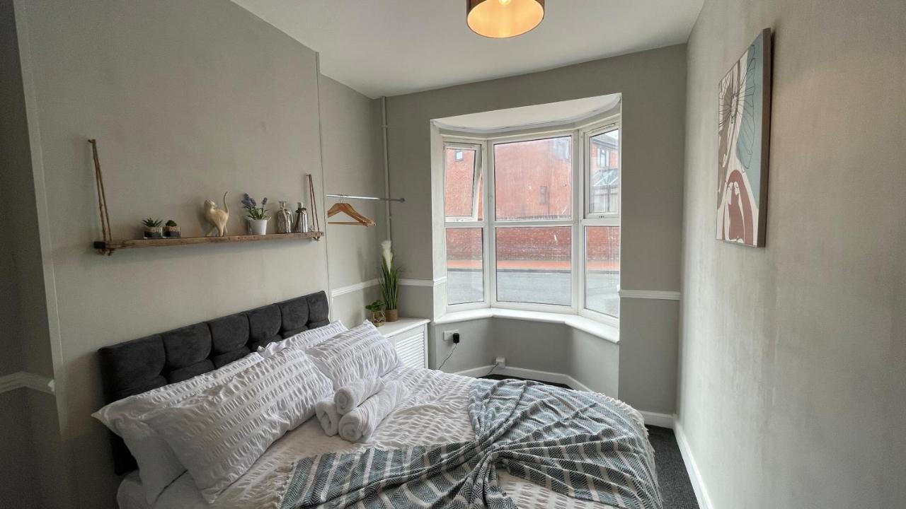 Spacious 6 Bed Home Near City & Albion Stadium Perfect For Contractors! Birmingham Eksteriør bilde