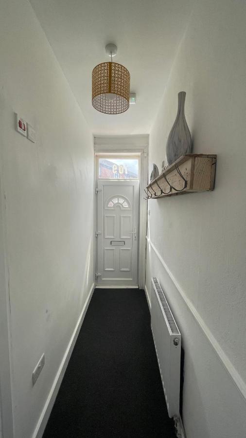 Spacious 6 Bed Home Near City & Albion Stadium Perfect For Contractors! Birmingham Eksteriør bilde